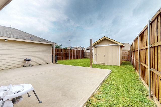 2715 Myopia Ct, Dallas, TX 75253 - view of yard featuring a patio