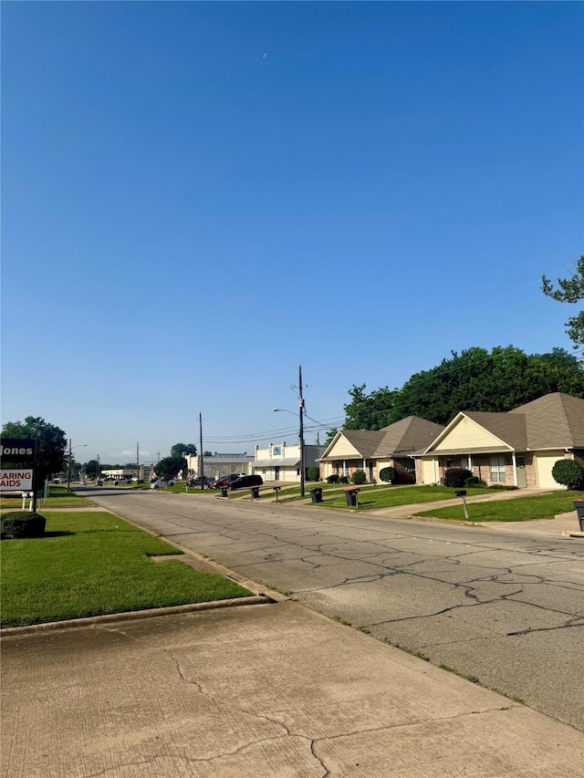 365 28th St NE, Paris, TX 75460