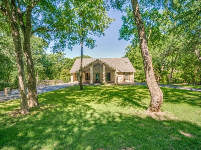 7710 Ravenswood Rd, Granbury, TX 76049 - view of front of house featuring driveway