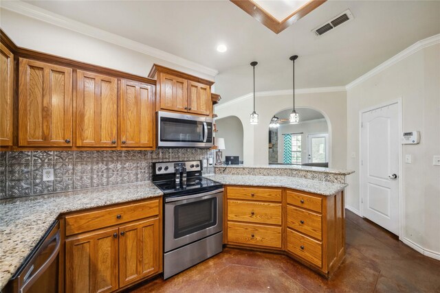 14125 Lone Pne, Brownsboro, TX 75756 - kitchen with stainless steel appliances, a peninsula, arched walkways, backsplash, and brown cabinets