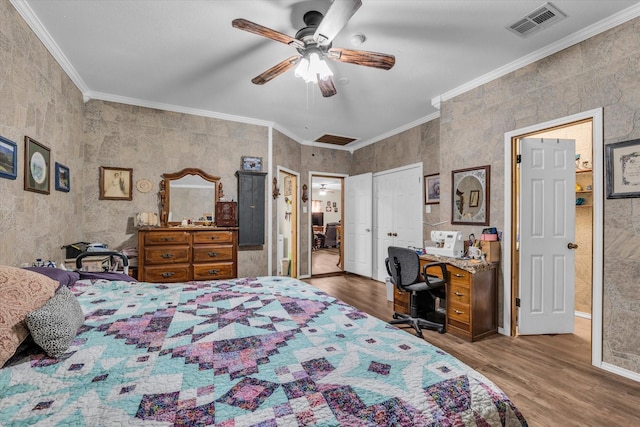 1006 Beaver St, Lacy Lakeview, TX 76705 - bedroom featuring crown molding, wood finished floors, a desk, a ceiling fan, and connected bathroom