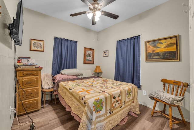 1006 Beaver St, Lacy Lakeview, TX 76705 - bedroom featuring wood finished floors and ceiling fan