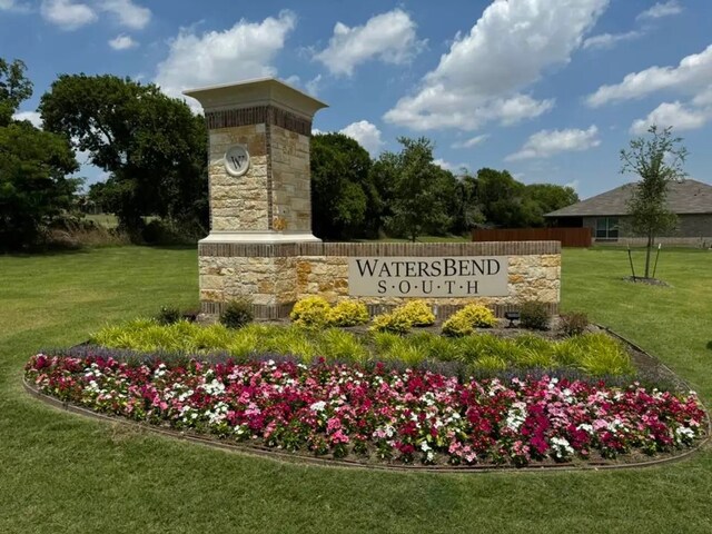 757 High Summit Trl, Fort Worth, TX 76131 - community / neighborhood sign featuring a lawn
