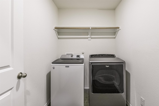 397 War Emblem Ln, Waxahachie, TX 75165 - laundry room with independent washer and dryer