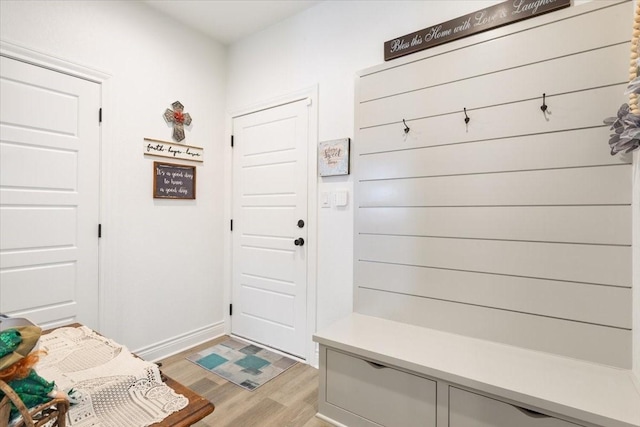 10116 T Bury Ln, Waco, TX 76708 - mudroom with light wood-style floors and baseboards
