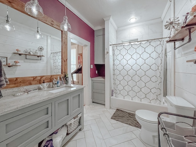 1530 W 5th Ave, Corsicana, TX 75110 - full bathroom featuring crown molding, toilet, shower / bathtub combination with curtain, and vanity