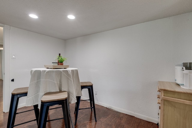 3510 Knoll Point Dr, Garland, TX 75043 - dining area featuring dark wood-type flooring, baseboards, and recessed lighting