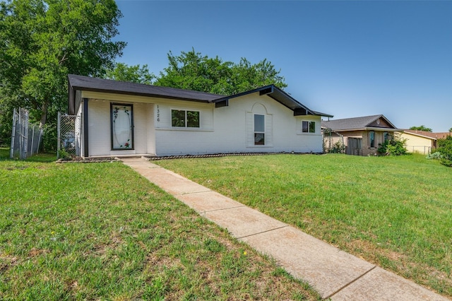 1326 Taperwicke Dr, Dallas, TX 75232 - ranch-style home featuring brick siding
