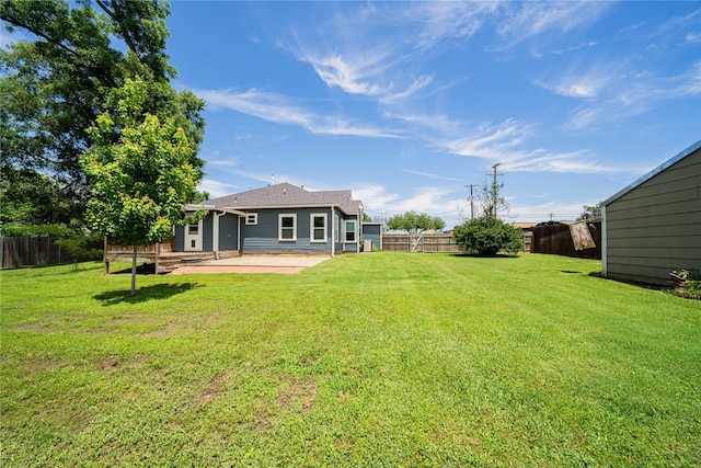 107 W Myrtle, Winnsboro, TX 75494 - view of yard featuring a patio