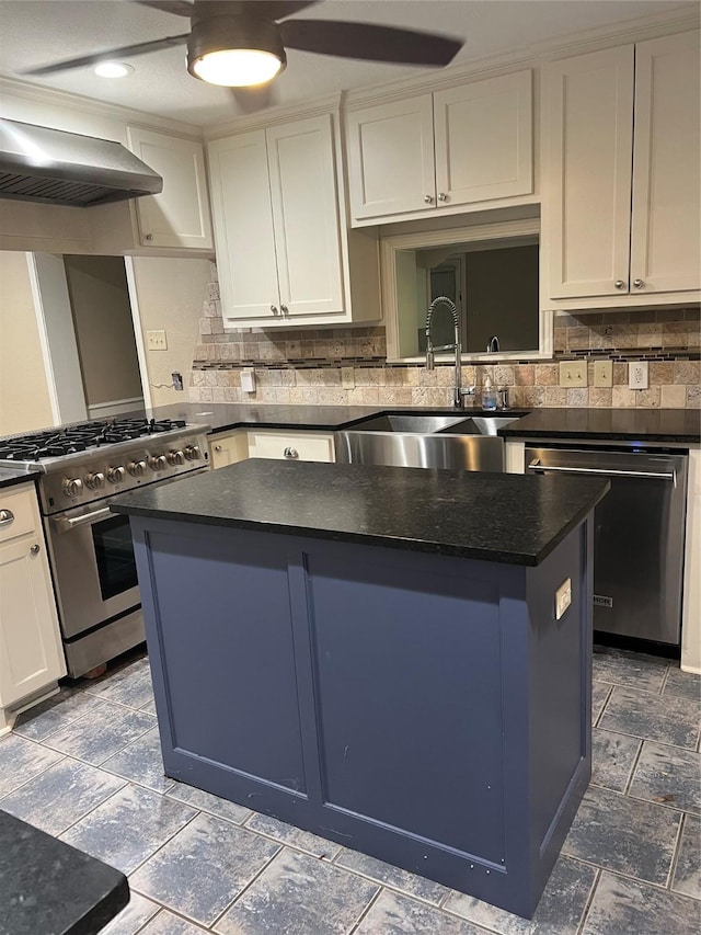 332 Belmont St, Hurst, TX 76053 - kitchen with appliances with stainless steel finishes, a sink, wall chimney range hood, decorative backsplash, and white cabinets