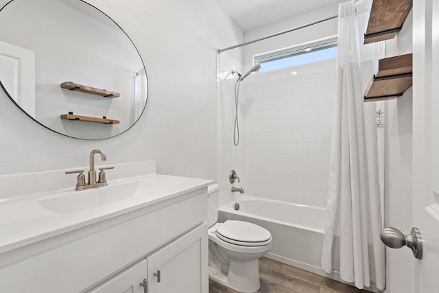 140 Orchard Pines Pl, Boyd, TX 76023 - full bath featuring wood finished floors, shower / bath combination with curtain, toilet, and vanity