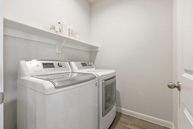 140 Orchard Pines Pl, Boyd, TX 76023 - laundry area featuring washer and dryer, baseboards, and dark wood-style floors