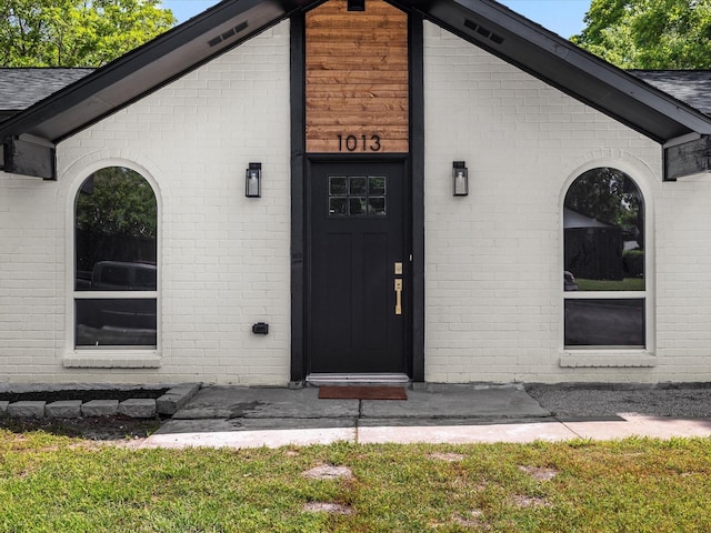 1013 Nueva Tierra St, Grand Prairie, TX 75052 - property entrance featuring brick siding