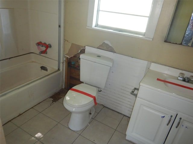 7519 Henderson Gin Rd, Shreveport, LA 71107 - bathroom with toilet, vanity, shower / bathtub combination, and tile patterned flooring