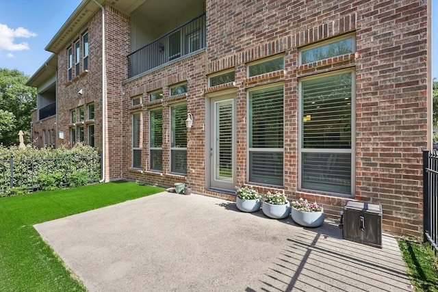 2812 Cedar Elm Dr, Carrollton, TX 75010 - view of patio / terrace