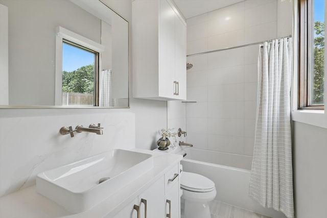 5913 Preston Way, Colleyville, TX 76034 - bathroom with toilet, vanity, and shower / bath combo