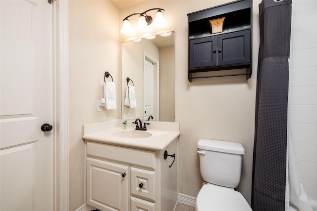 931 Champions Way, Roanoke, TX 76262 - bathroom with vanity, toilet, a shower with curtain, and baseboards