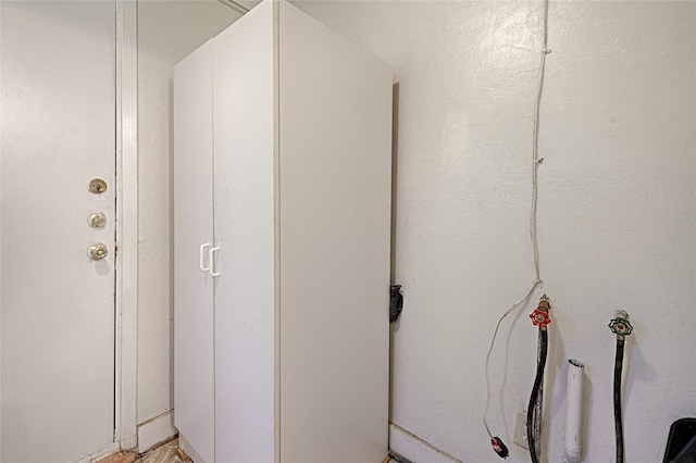 1705 Savoy St, Dallas, TX 75224 - view of closet