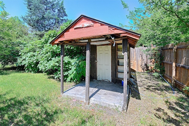 1705 Savoy St, Dallas, TX 75224 - view of yard featuring a patio