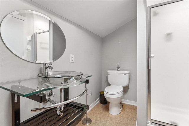 133 Lakeridge Dr, Dallas, TX 75218 - bathroom with a shower stall and vaulted ceiling