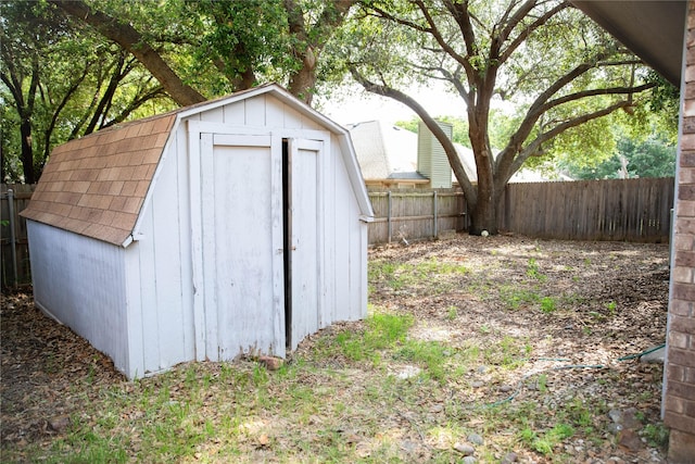 8713 Sabinas Trl, Fort Worth, TX 76118 - view of shed featuring a fenced backyard