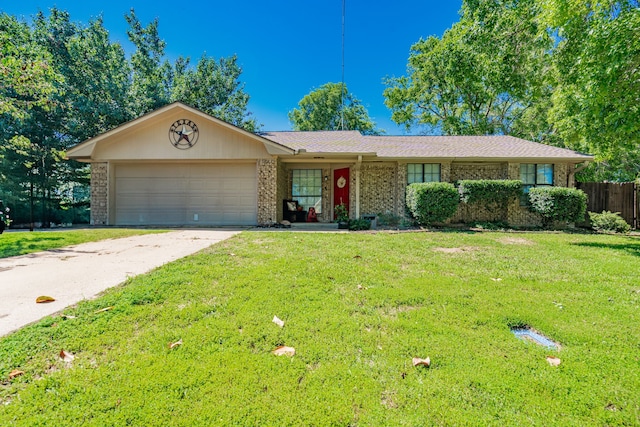 2120 Lisa Cir, Canton, TX 75103 - ranch-style home with a garage, brick siding, and concrete driveway