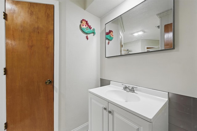 3407 Dovecreek Dr, Arlington, TX 76016 - bathroom with vanity