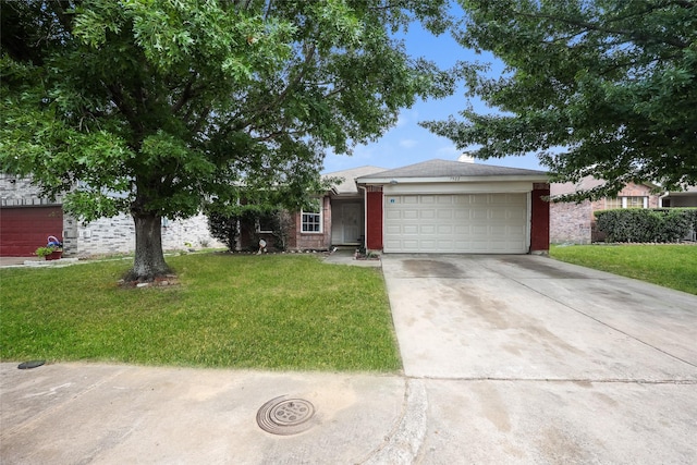 7922 Jubilant Dr, Dallas, TX 75237 - single story home with a garage, driveway, and a front lawn