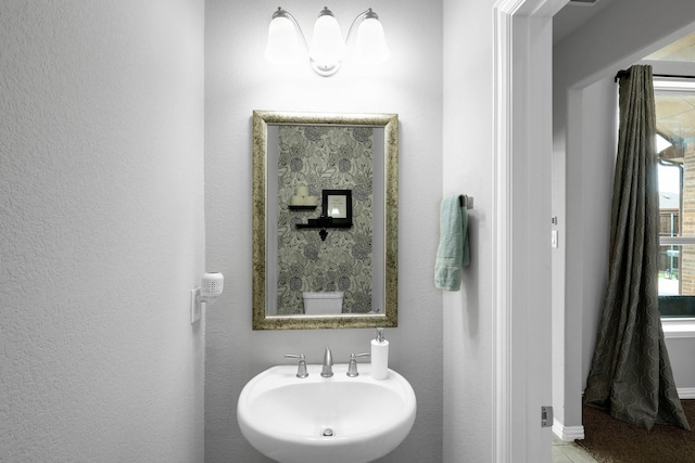 2806 Palmerston Dr, Midlothian, TX 76065 - bathroom with a sink
