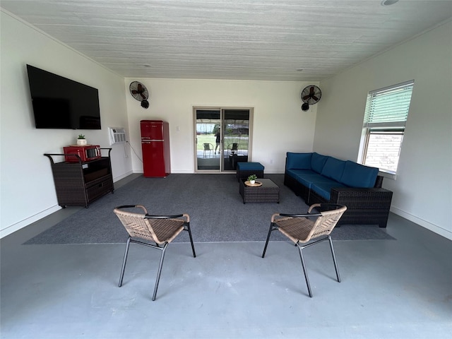 140 Hummingbird Dr, Weatherford, TX 76088 - living area with concrete floors and baseboards