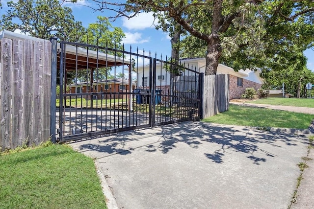 131 S Imperial Dr, Denison, TX 75020 - view of gate