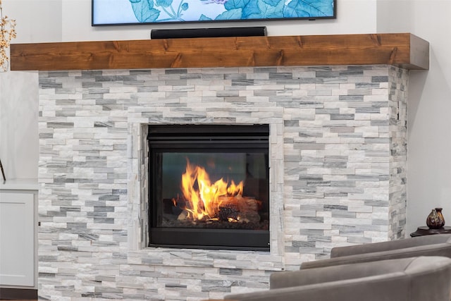 1907 Cedar Bluff Pkwy, Mansfield, TX 76063 - detailed view of a glass covered fireplace