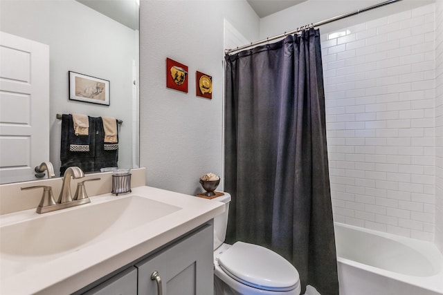 4008 N Cresthaven Rd, Dallas, TX 75209 - bathroom featuring toilet, vanity, and shower / bathtub combination with curtain