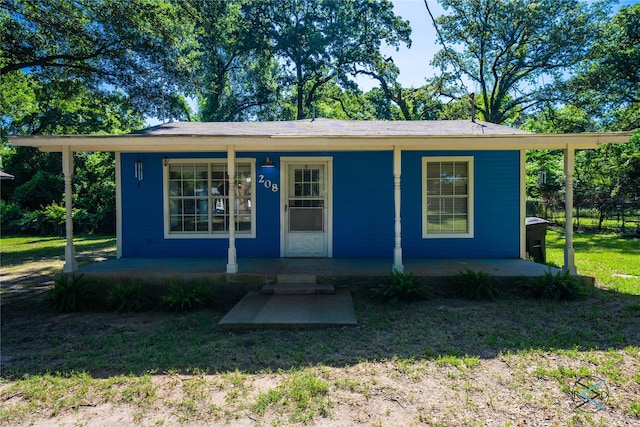 208 Lynn Creek Cv, Mabank, TX 75156 - view of front of property featuring covered porch and a front yard