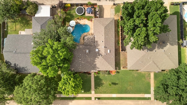 2708 Hunters Creek Dr, Plano, TX 75075 - aerial view of a pool