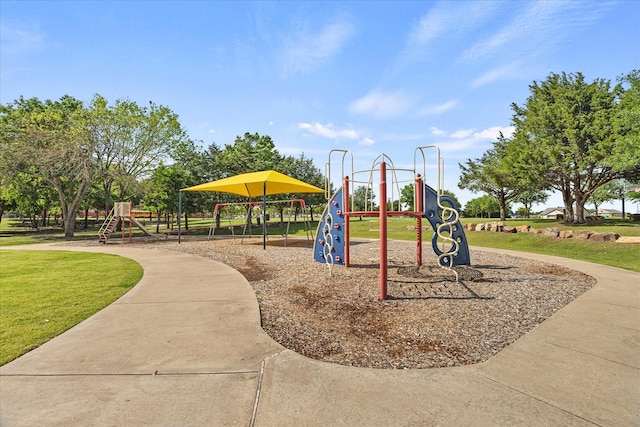 3134 Oak Dr, Rockwall, TX 75032 - community playground with a yard