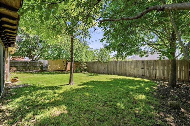207 Johnston Blvd, Waxahachie, TX 75165 - view of yard