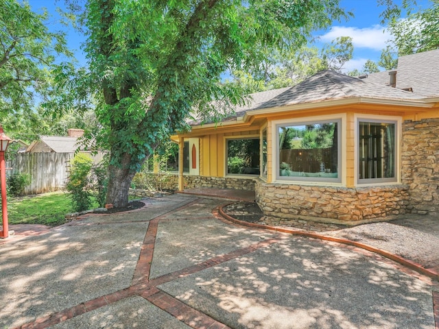 5217 Blue Valley Ct, Fort Worth, TX 76112 - view of patio / terrace