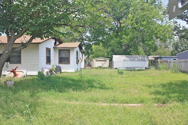 601 S Colorado St, Whitney, TX 76692 - view of yard