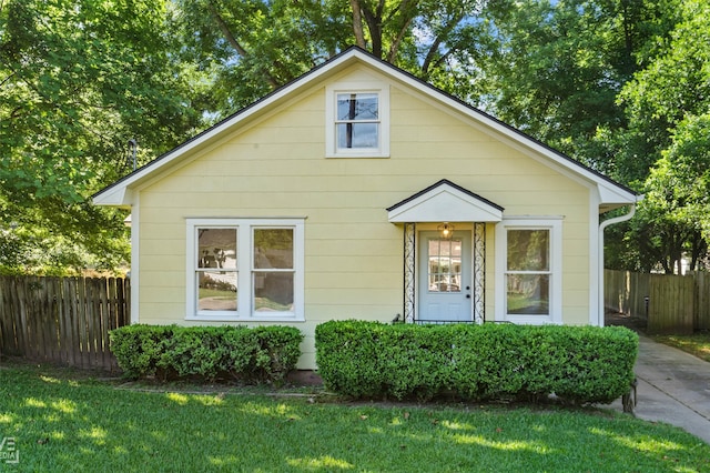 123 Carrollton Ave, Shreveport, LA 71105 - view of bungalow-style house