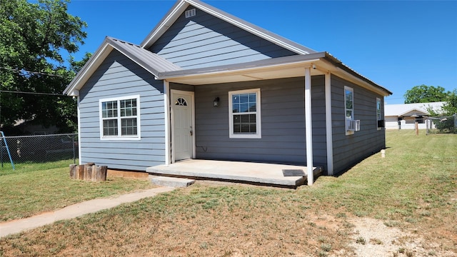 809 Bowie St, Sweetwater, TX 79556 - view of front of house with cooling unit and a patio area