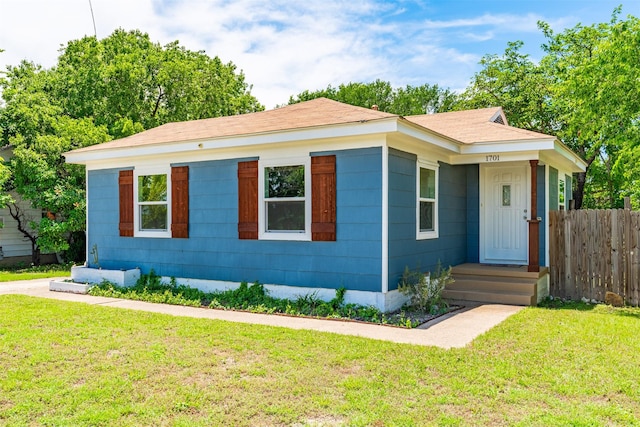 1701 Lawther Dr, River Oaks, TX 76114 - view of bungalow-style house