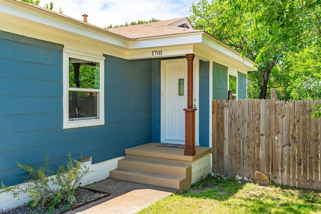 1701 Lawther Dr, River Oaks, TX 76114 - view of exterior entry with crawl space