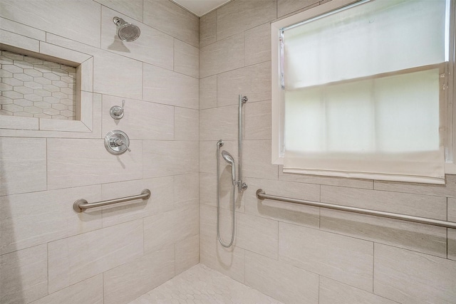 4524 Morris Ct, Fort Worth, TX 76103 - full bath featuring a tile shower