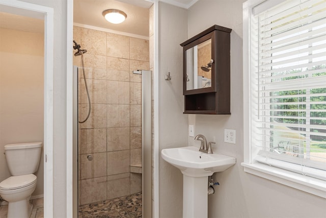 1147 Vz County Road 3417, Wills Point, TX 75169 - bathroom with a shower stall and crown molding