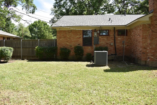 500 Riggs Cir, Mesquite, TX 75149 - view of yard featuring cooling unit
