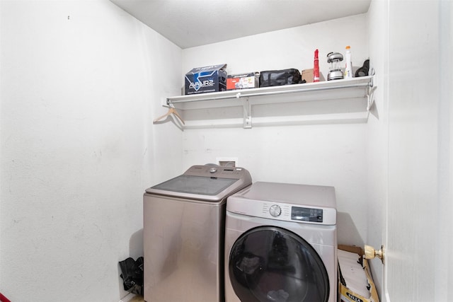 141 Buffalo Creek Dr, Desoto, TX 75115 - washroom with washing machine and dryer