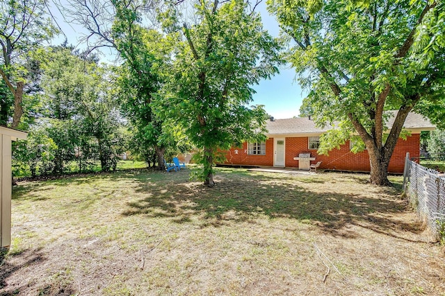 1309 Manor Dr, Cleburne, TX 76033 - view of yard