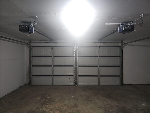 5209 Wharton Dr, Fort Worth, TX 76133 - garage with a garage door opener