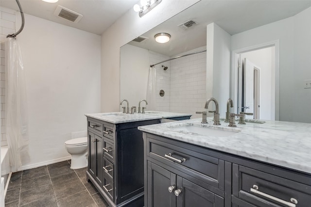 630 W Canty St Unit B6, Dallas, TX 75208 - full bathroom with shower / bathtub combination with curtain, two vanities, and toilet